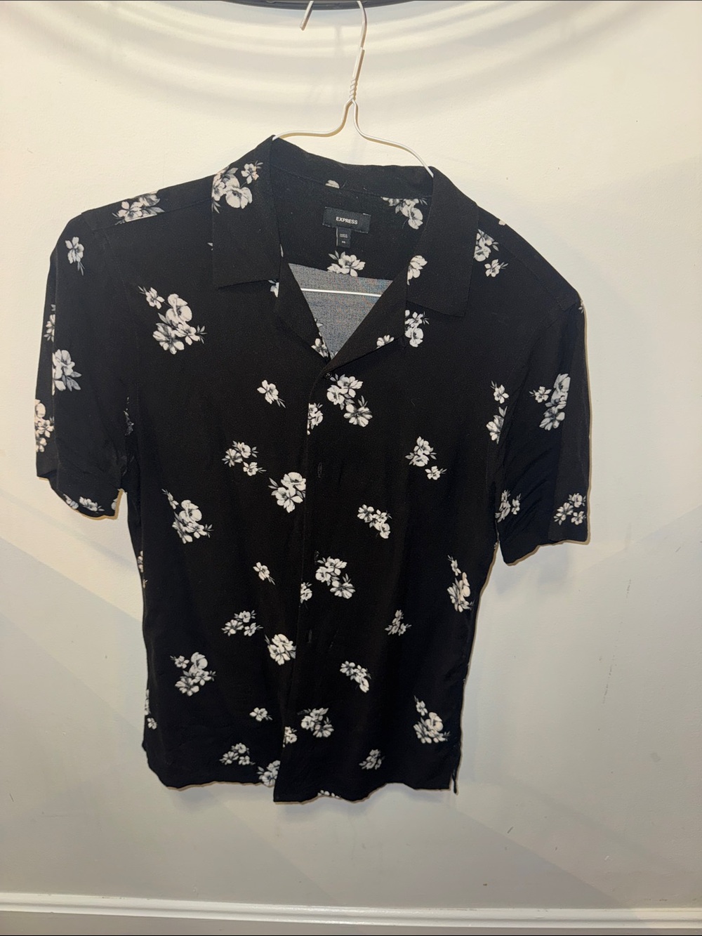 Express Black Short-Sleeve Floral Button-Down Shirt. Like new!